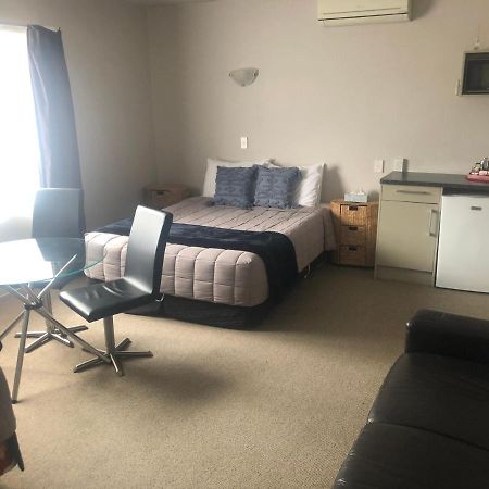 Absolute Lake View Motel 타우포 호 외부 사진