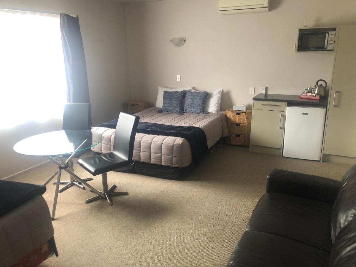 Absolute Lake View Motel 타우포 호 외부 사진