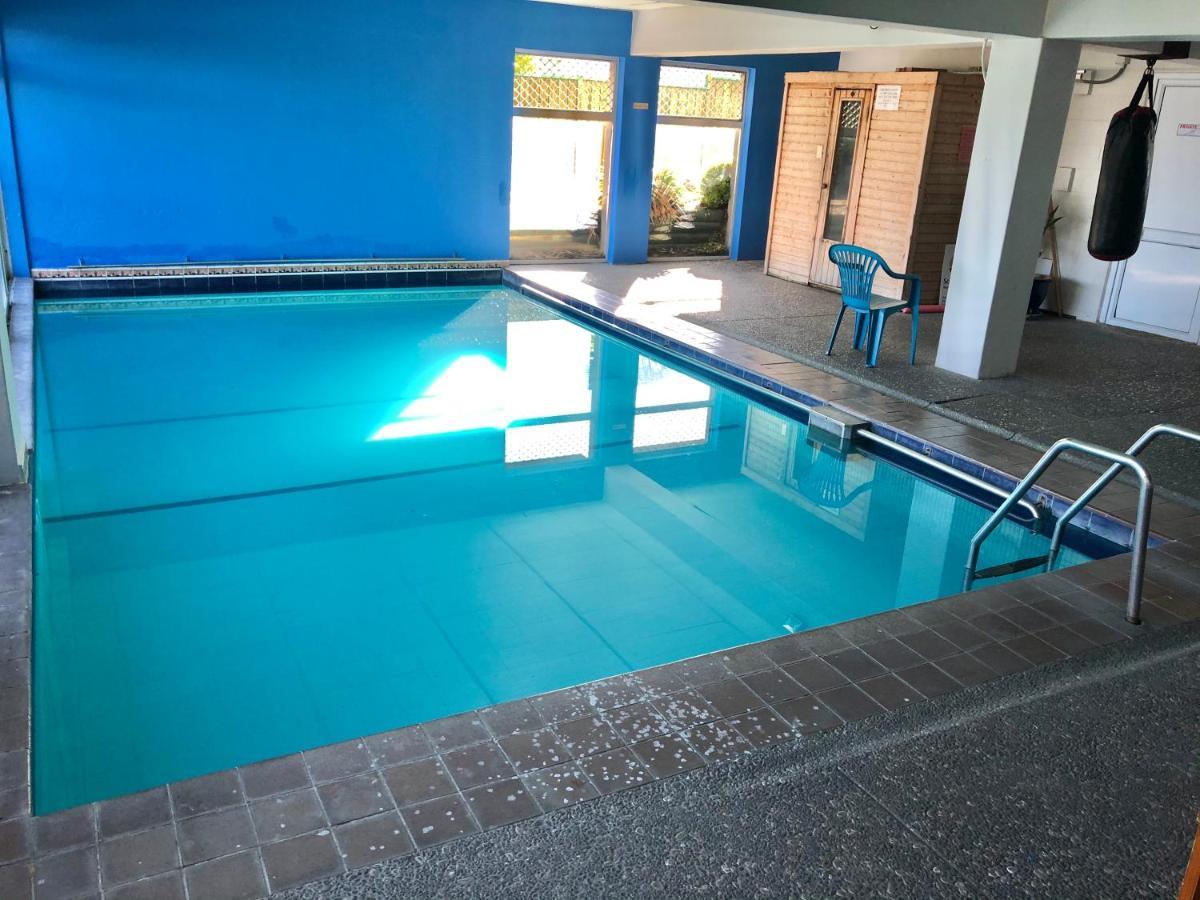 Absolute Lake View Motel 타우포 호 외부 사진