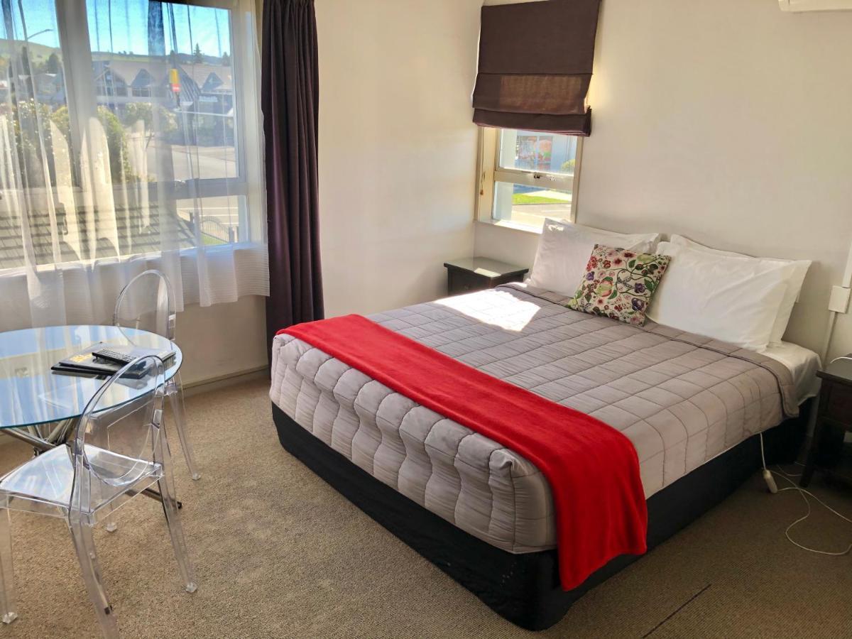 Absolute Lake View Motel 타우포 호 외부 사진