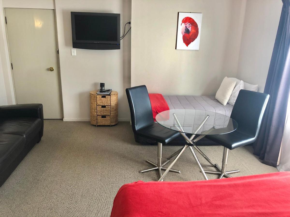 Absolute Lake View Motel 타우포 호 외부 사진
