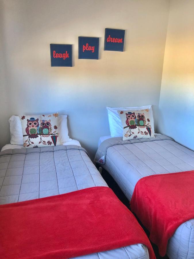 Absolute Lake View Motel 타우포 호 외부 사진