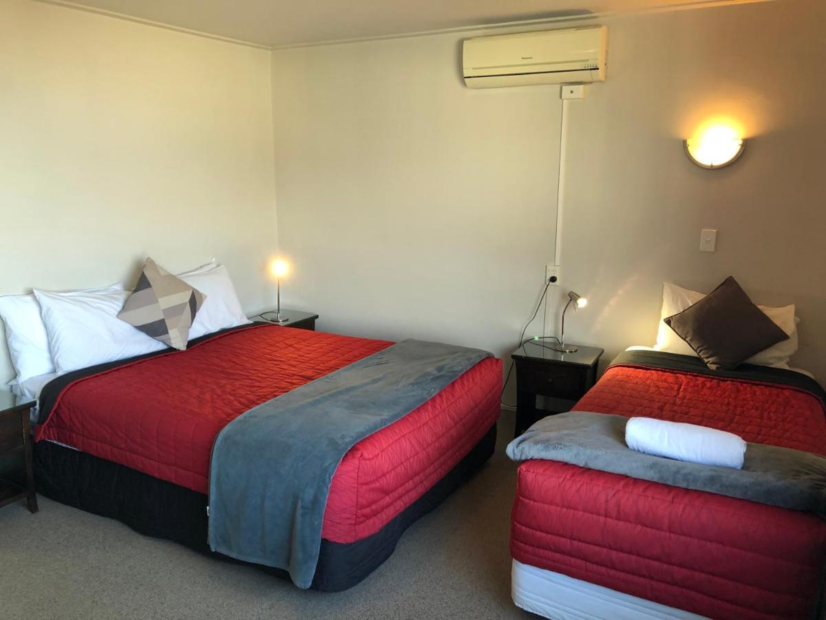 Absolute Lake View Motel 타우포 호 외부 사진