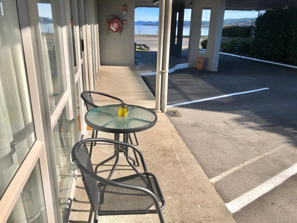 Absolute Lake View Motel 타우포 호 외부 사진