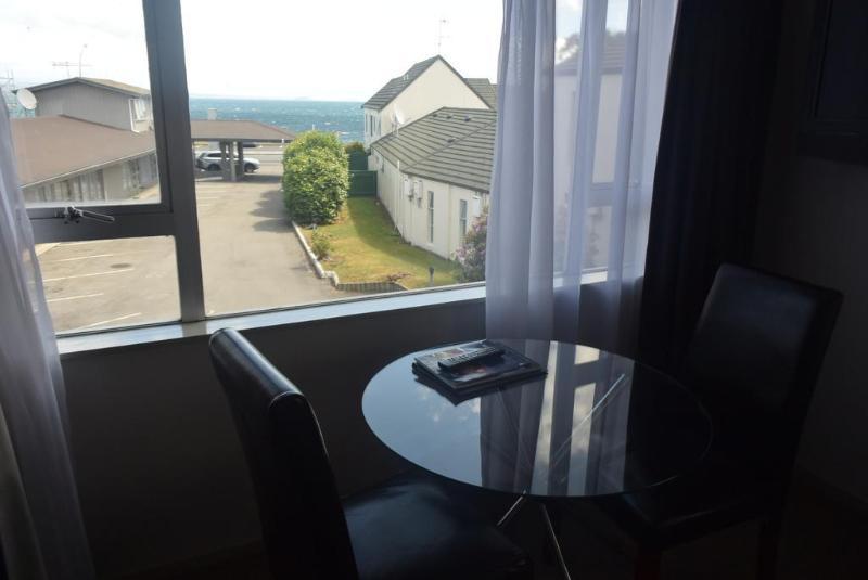 Absolute Lake View Motel 타우포 호 외부 사진