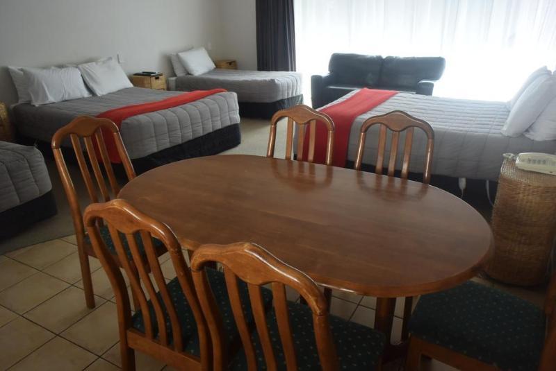Absolute Lake View Motel 타우포 호 외부 사진