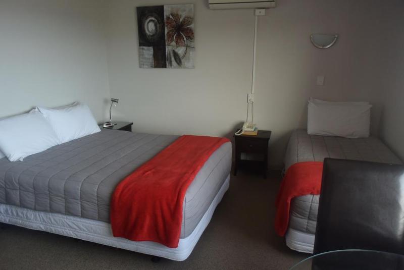 Absolute Lake View Motel 타우포 호 외부 사진