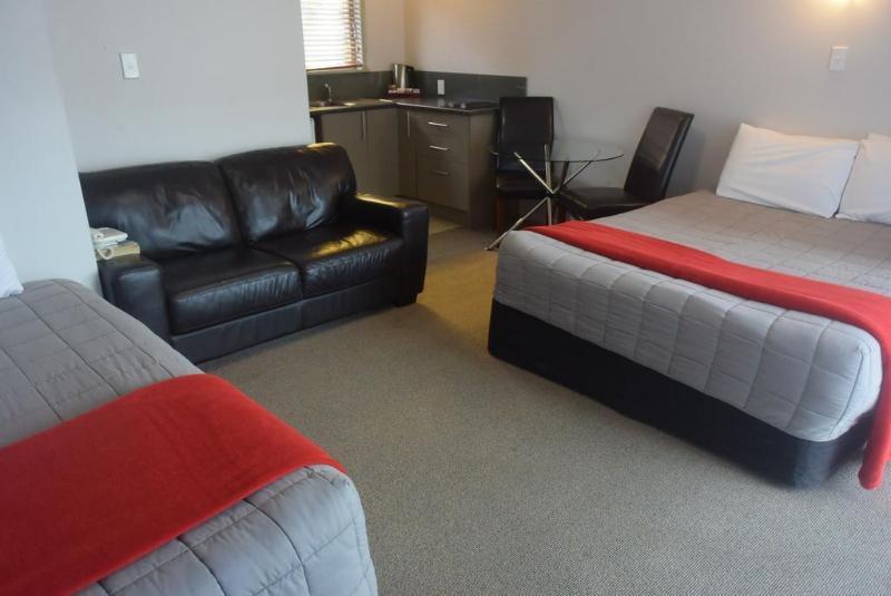 Absolute Lake View Motel 타우포 호 외부 사진
