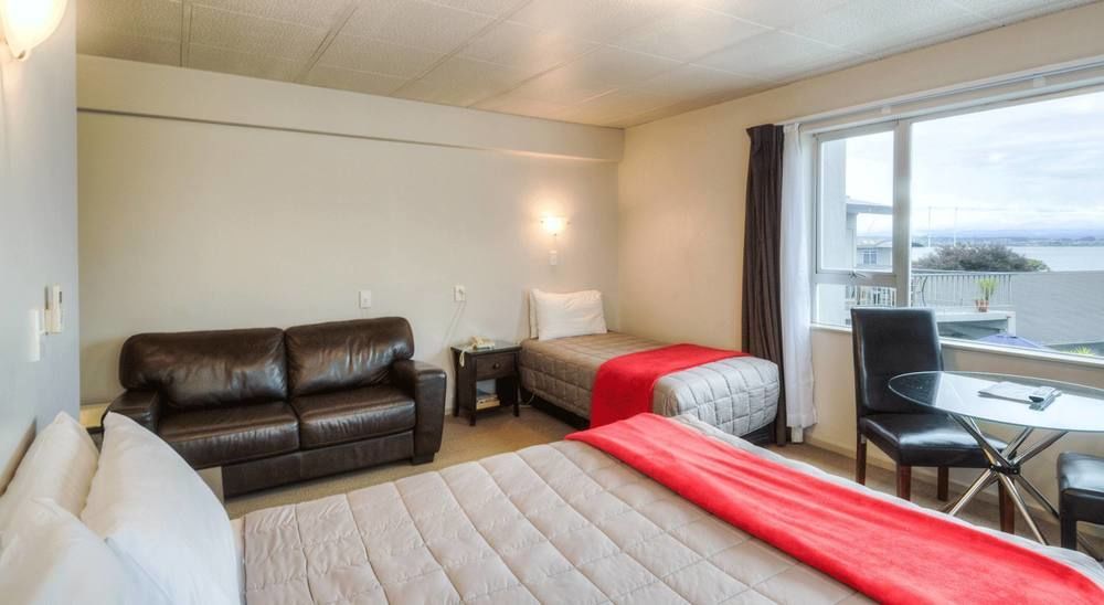 Absolute Lake View Motel 타우포 호 외부 사진