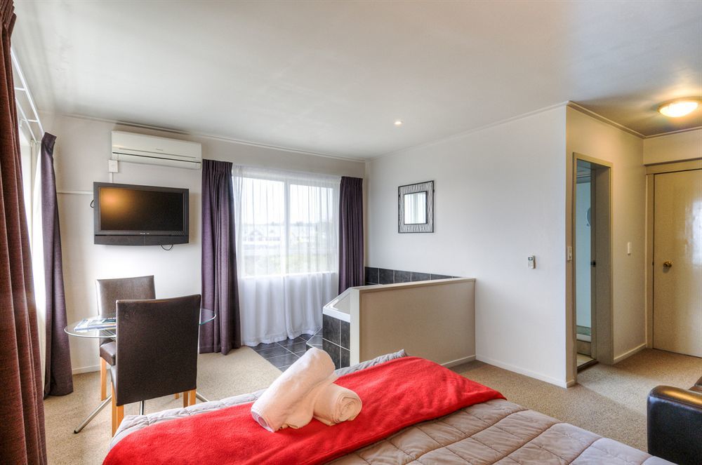 Absolute Lake View Motel 타우포 호 외부 사진