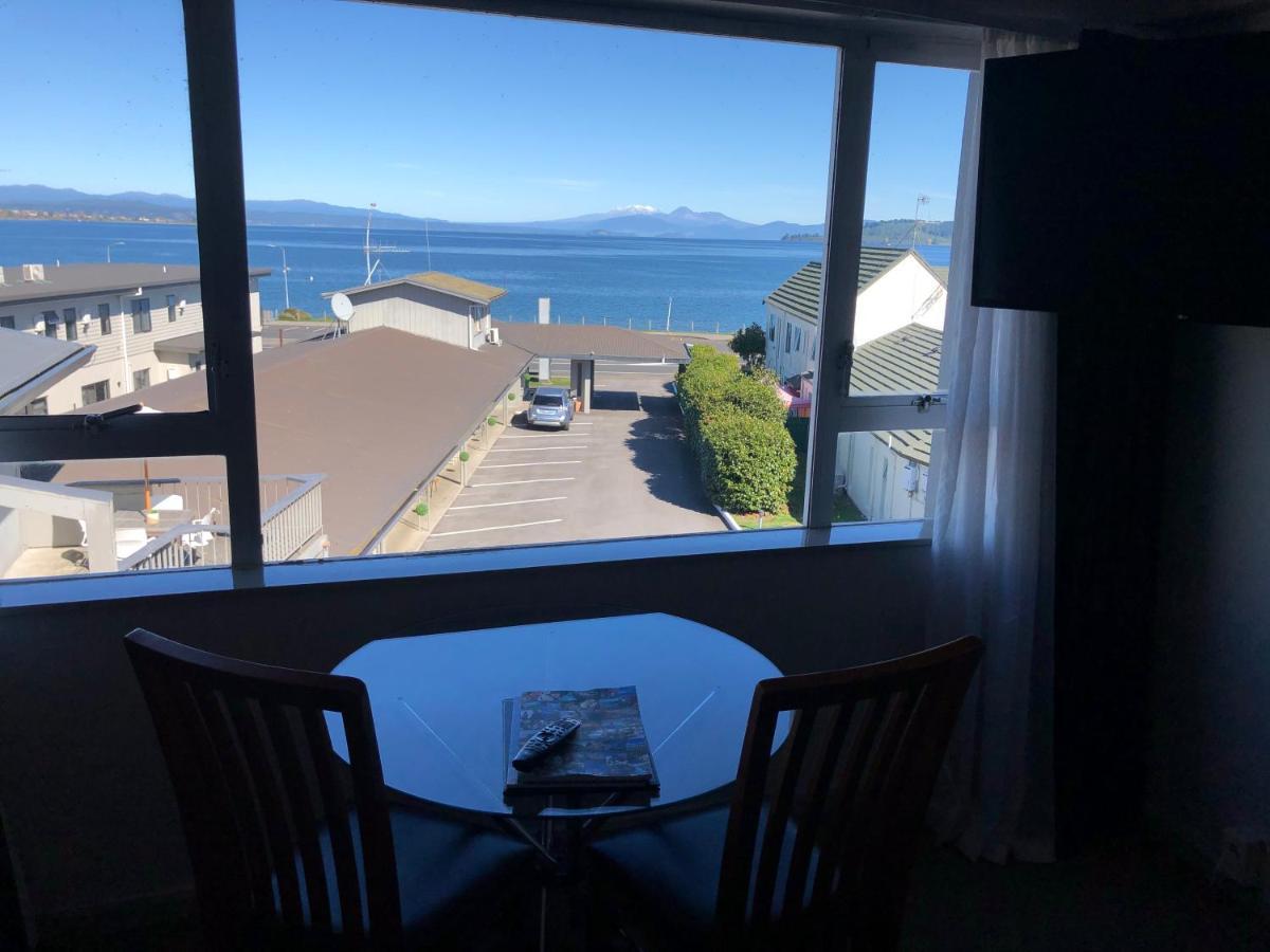 Absolute Lake View Motel 타우포 호 외부 사진